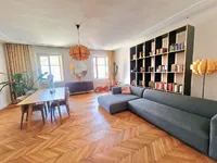Недвижимость Трехкомнатная квартира в центре: 8