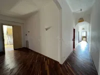 Недвижимость Трехкомнатная Центр Гориция: 1