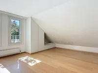 Недвижимость Attic flat 6.5 rooms: 9