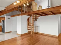 Недвижимость Roof flat 5 rooms: 6