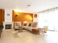 Недвижимость Apartment 5 rooms: 2