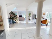 Недвижимость Single house 10 rooms: 3