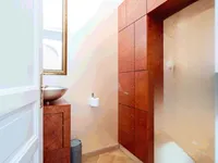 Недвижимость Квартира, 4 комнаты, Центр: 28