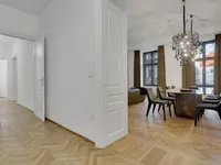 Недвижимость Квартира, 4-комнатная, Центр: 10