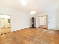 Недвижимость Четырехкомнатная квартира в центре: 4