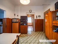 Недвижимость Трёхкомнатная квартира в центре: 13