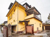 Недвижимость Трёхкомнатная квартира в центре: 23