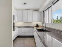 Недвижимость House Cannes Croix des Gardes: 17