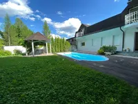 Недвижимость House with a terrace in Černuchi: 1