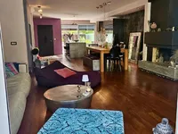 Недвижимость House with Terrace in New Mostets: 1