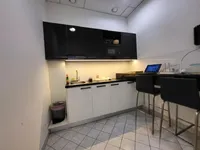Недвижимость Офисное помещение в центре: 11