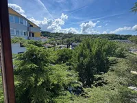 Недвижимость Two-room apartment with a sea view: 9