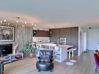 Недвижимость Apartment 4 rooms: 3
