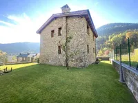Недвижимость Discover this magnificent chalet in a peaceful mountain area: 1