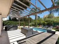 Недвижимость Villa Petit Juas: 2