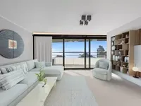Недвижимость Villa Petit Juas: 2