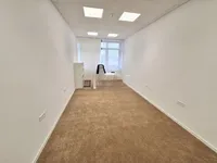 Недвижимость Офис со стойкой ресепшн: 1