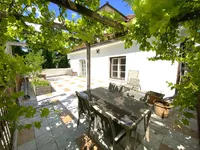 Недвижимость Квартира, более 5 комнат: 5