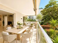 Недвижимость Property Type: Apartment  
Location: Cannes, Centre-ville  

Apartment Cannes Centre: 2