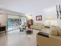 Недвижимость Property Type: Apartment  
Location: Cannes, Centre-ville  

Apartment Cannes Centre: 3