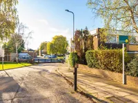 Недвижимость Oman Avenue, Gladstone Park: 3