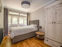 Недвижимость Upper Richmond Road: 1