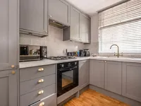 Недвижимость Upper Richmond Road: 8