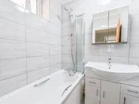 Недвижимость Elias Place, Oval: 8