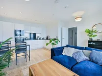 Недвижимость Lakeside Drive, Park Royal: 10