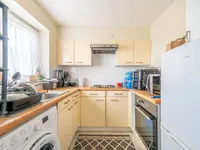 Недвижимость Campbell Gordon Way, Gladstone Park: 6