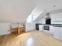 Недвижимость Seven Sisters Road: 5