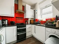 Недвижимость White City Estate: 3