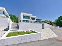 Недвижимость Новый дом 300 м² в центре: 3