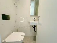 Недвижимость Трехкомнатная квартира в центре: 17