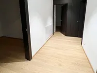 Недвижимость Трехкомнатная квартира в центре: 16