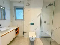 Недвижимость Трехкомнатная квартира в центре: 9