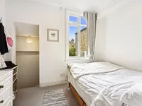 Недвижимость Kelmscott Road: 2