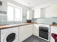 Недвижимость Sandifer Drive, Cricklewood: 6