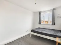 Недвижимость Sandifer Drive, Cricklewood: 11