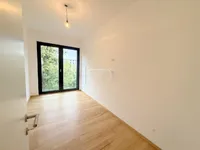 Недвижимость Apartment, 4-room, Ljubljana City Center: 4