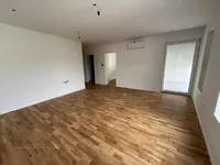 Недвижимость Apartment, 3 rooms, Vich: 6