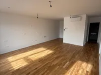 Недвижимость Apartment, 3 rooms, Vich: 10