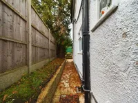 Недвижимость Coles Green Road: 12