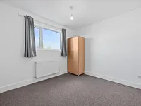 Недвижимость Neasden Lane North: 2