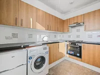 Недвижимость Neasden Lane North: 8