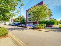 Недвижимость Tawny Court, 2 Shearwater Drive, Colindale: 3