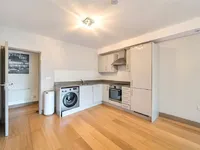 Недвижимость Rothsay Street: 13