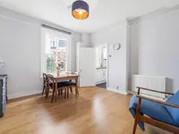 Недвижимость Loughborough Road: 7
