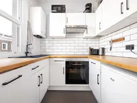 Недвижимость Loughborough Road: 8