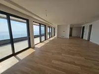 Недвижимость Четырехкомнатная квартира Центр: 7